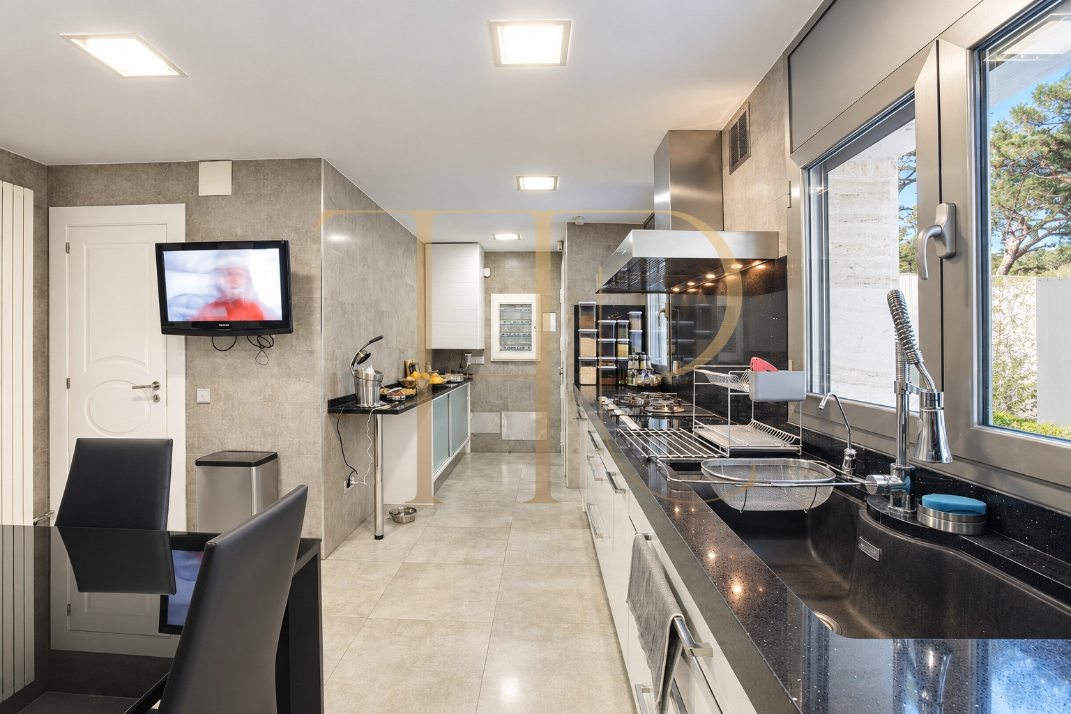 Villa with pool for rent in Castelldefels Playa
