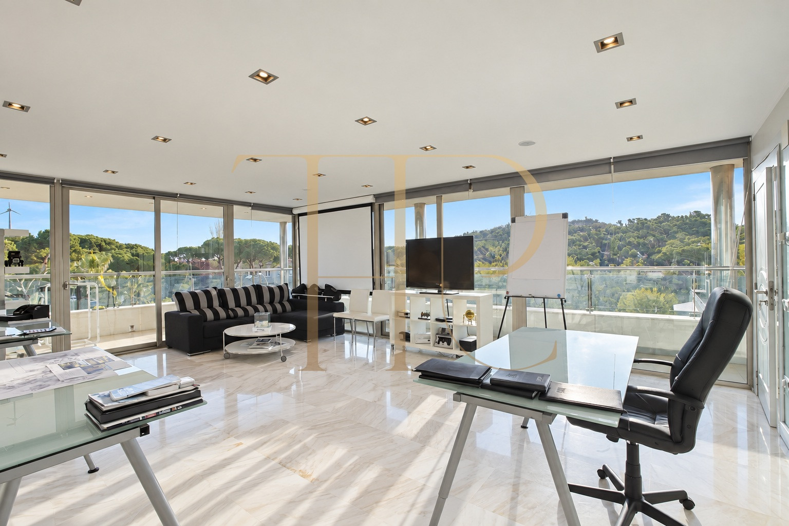 Villa with pool for rent in Castelldefels Playa