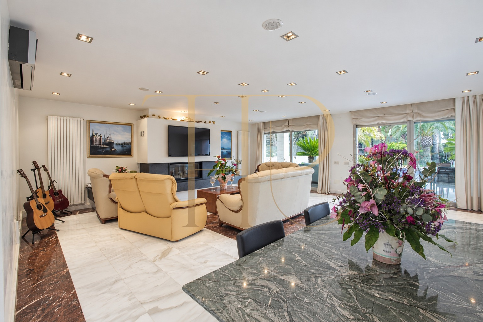 Villa with pool for rent in Castelldefels Playa