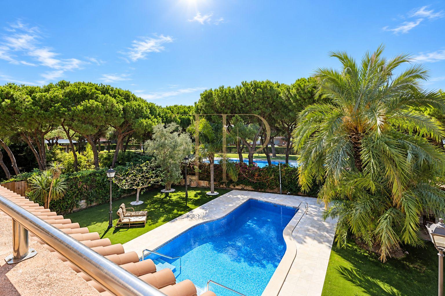 Luxury detached villa for rent in Gavà Mar, fully renovated