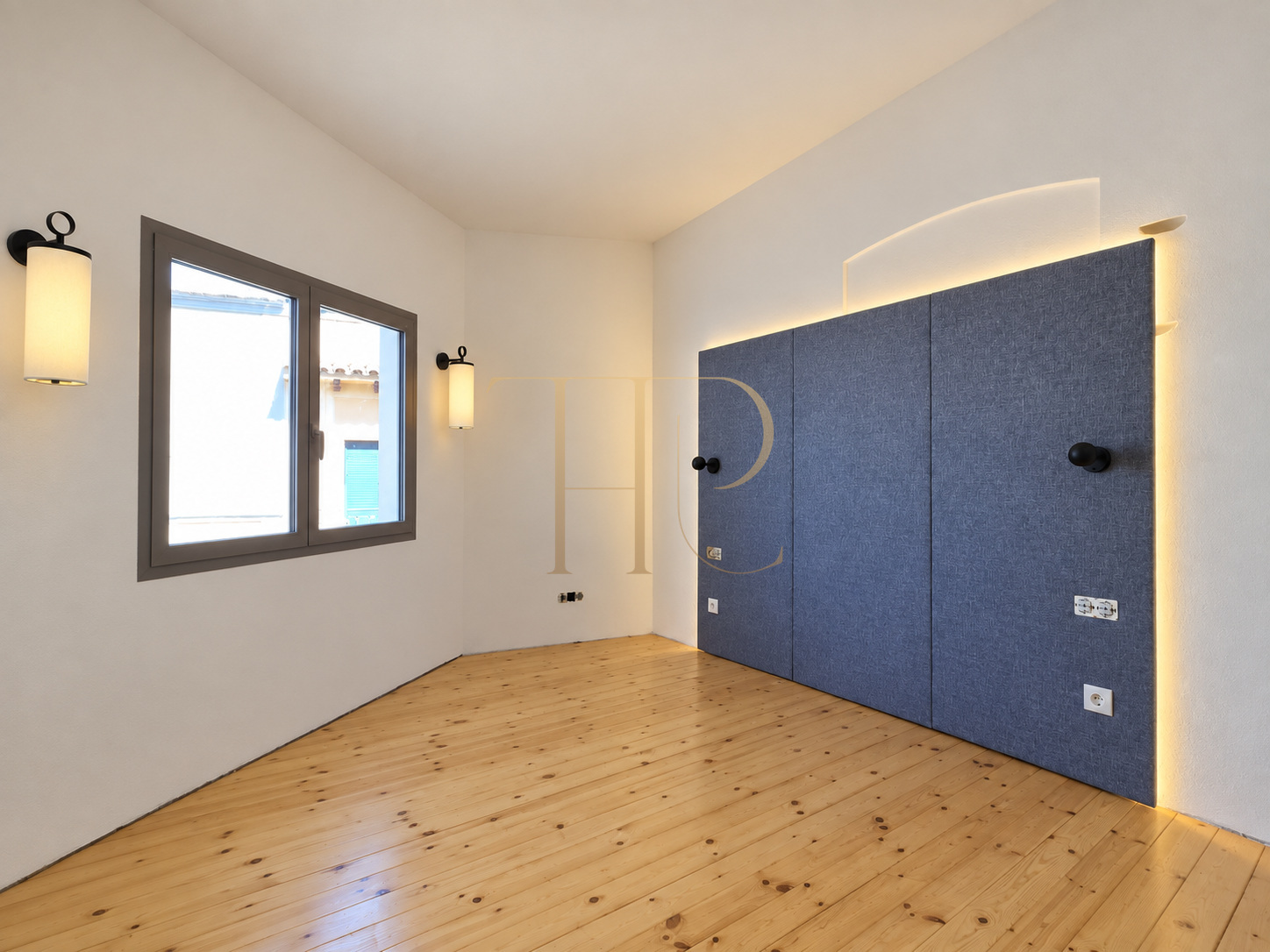 Malgrat de Mar duplex: original unrenovated option