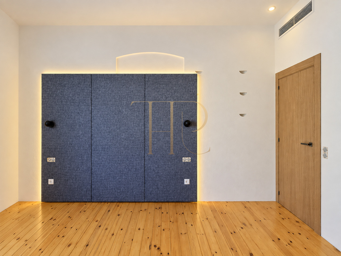 Malgrat de Mar duplex: original unrenovated option