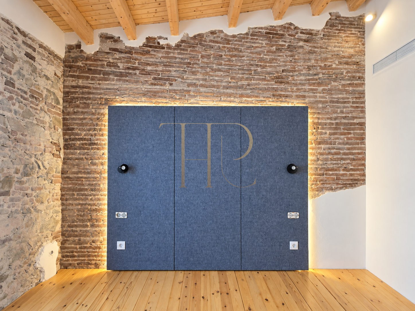 Malgrat de Mar duplex: original unrenovated option