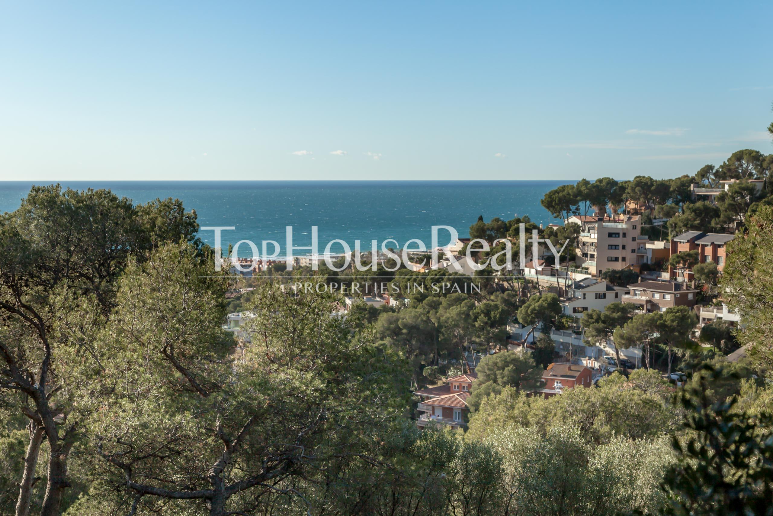 Incredible property with large plot and views at the top of Castelldefels
