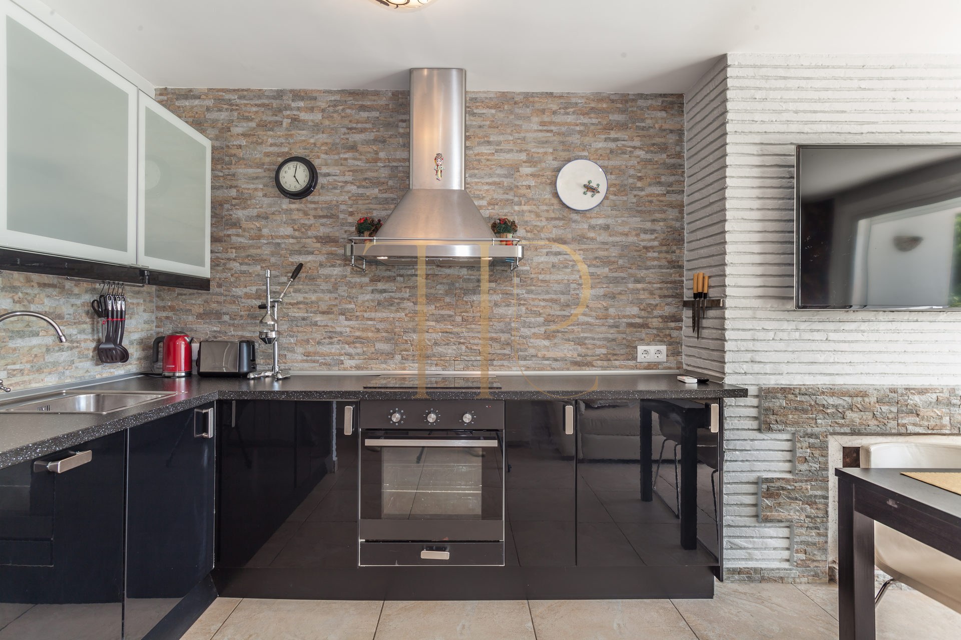 Renovated apartment with a sea-view terrace in Gavà Mar