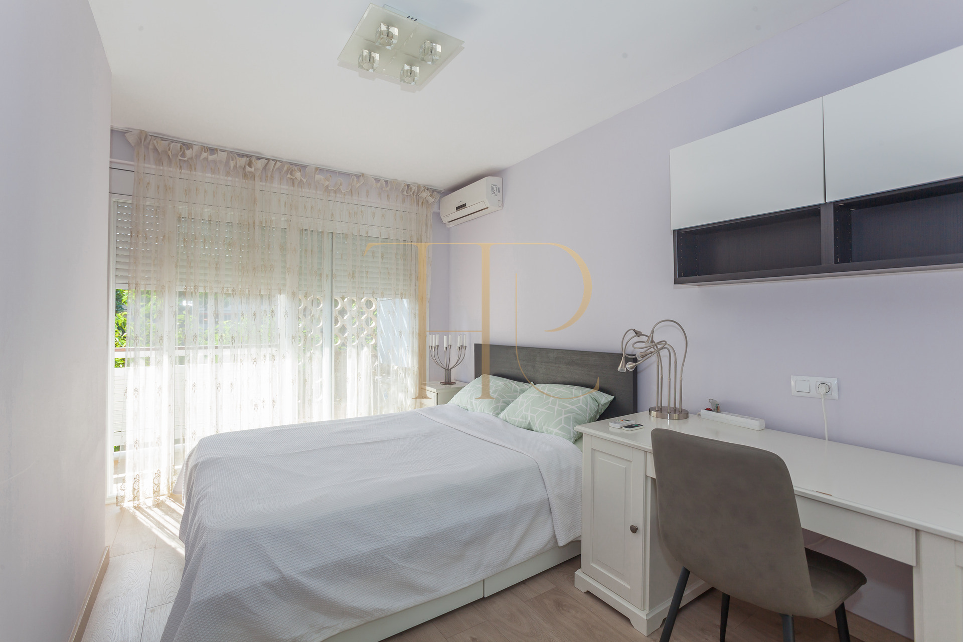 Renovated apartment with a sea-view terrace in Gavà Mar
