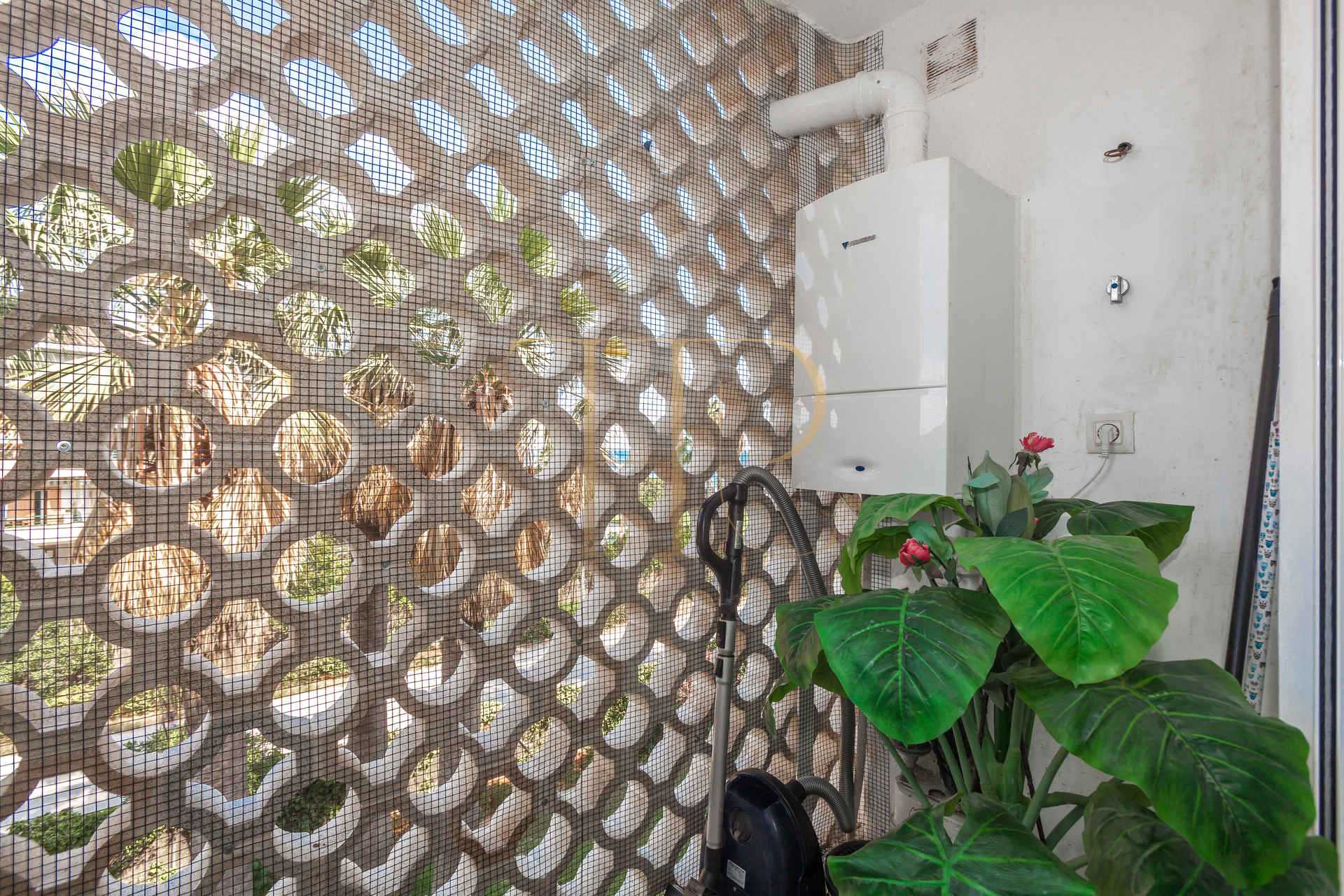 Renovated apartment with a sea-view terrace in Gavà Mar