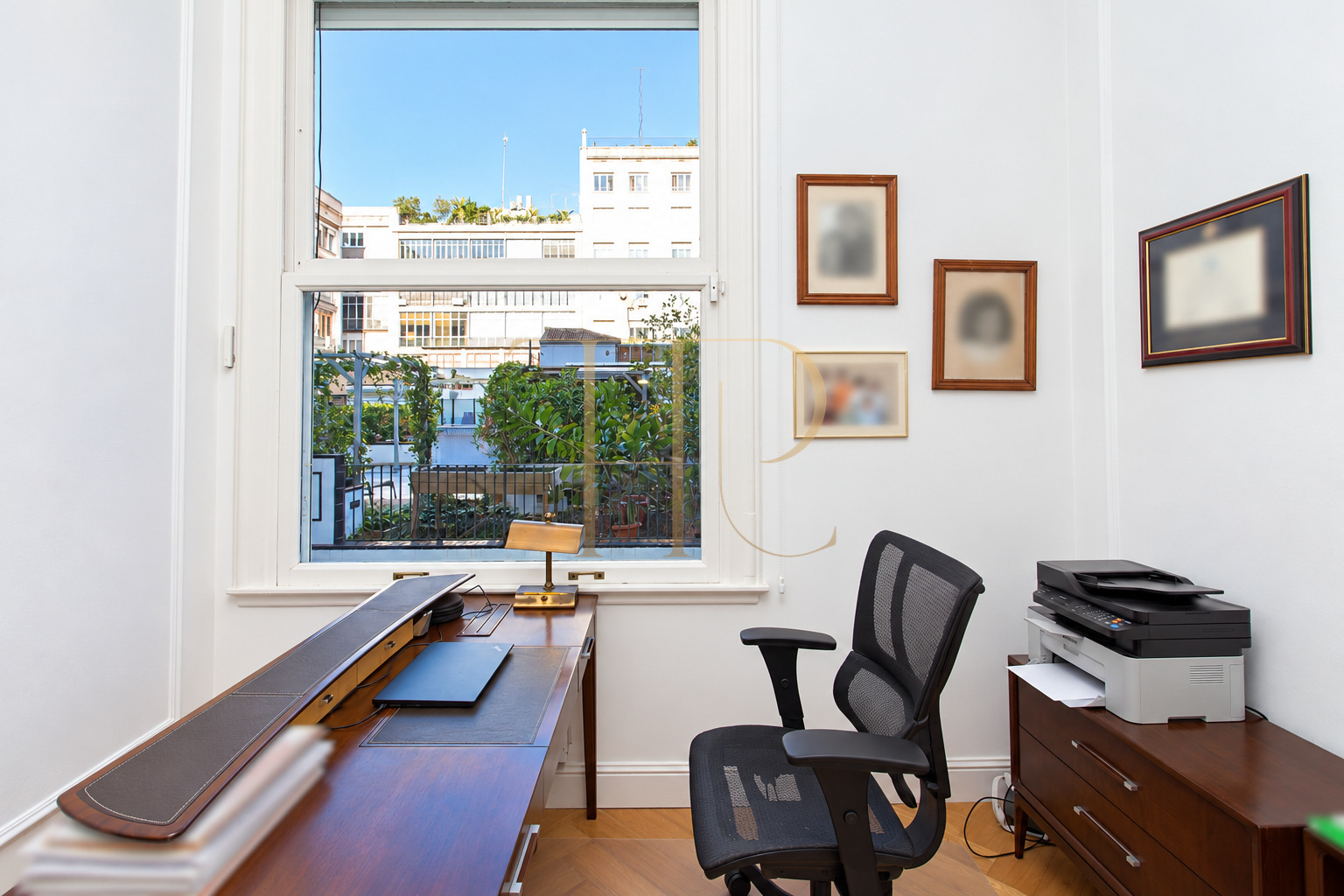 Refurbished apartment with large terrace in Dreta de l’Eixample