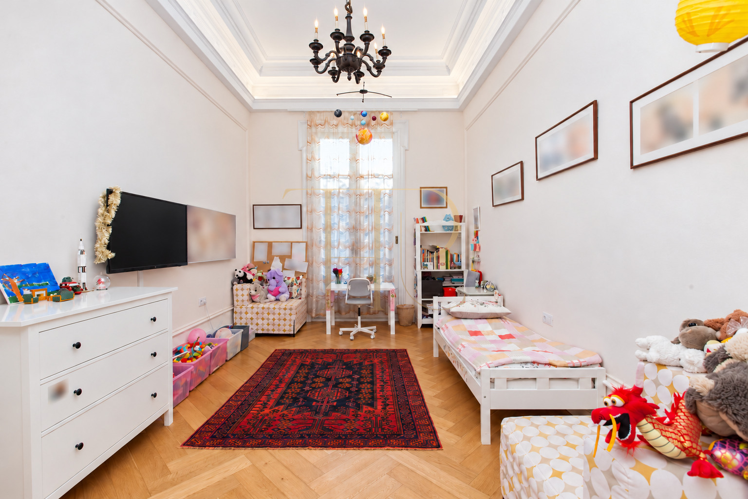 Refurbished apartment with large terrace in Dreta de l’Eixample