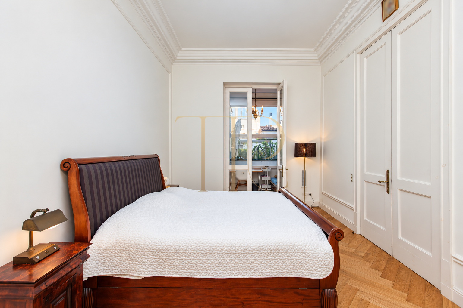 Refurbished apartment with large terrace in Dreta de l’Eixample