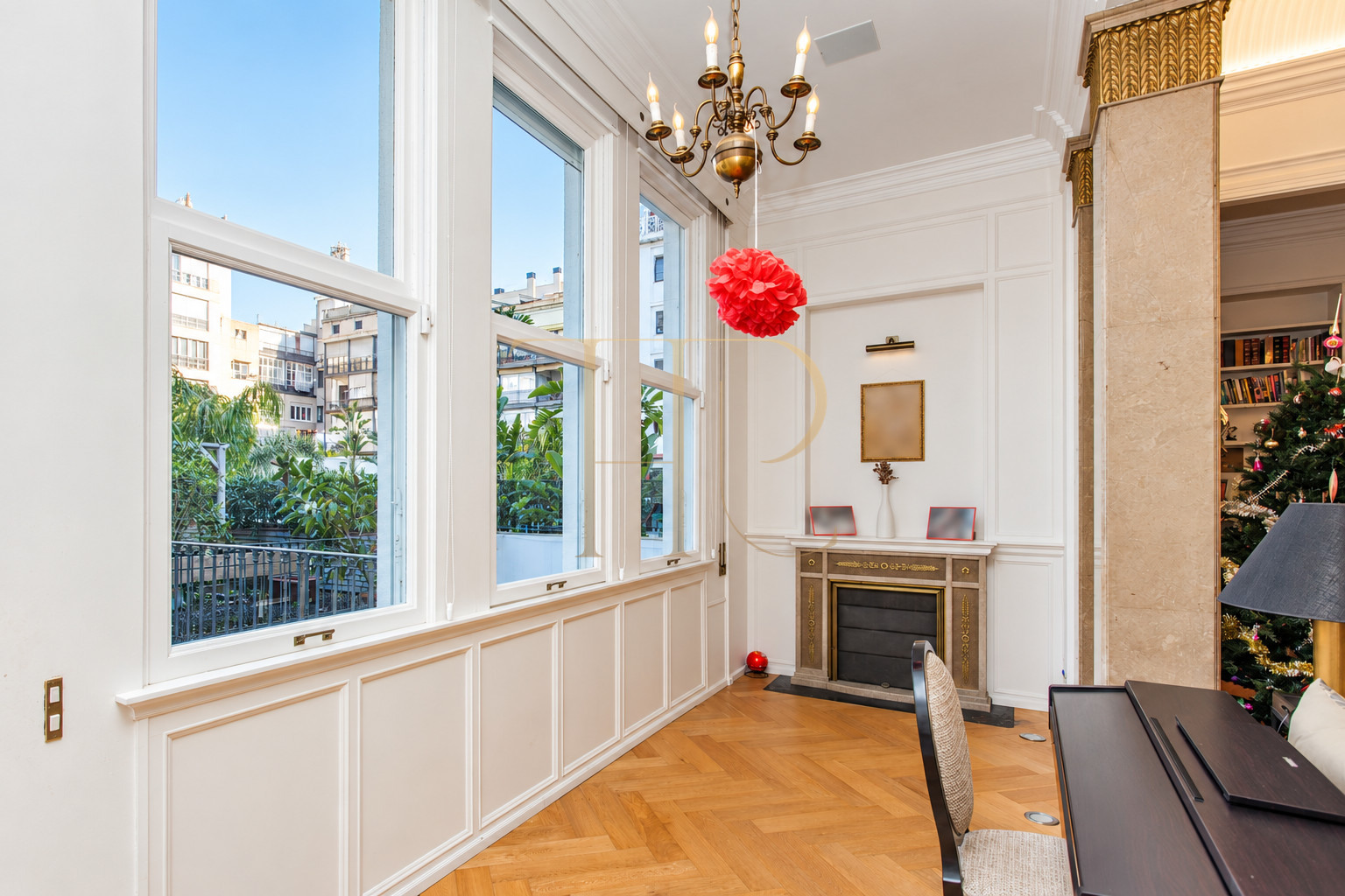 Refurbished apartment with large terrace in Dreta de l’Eixample