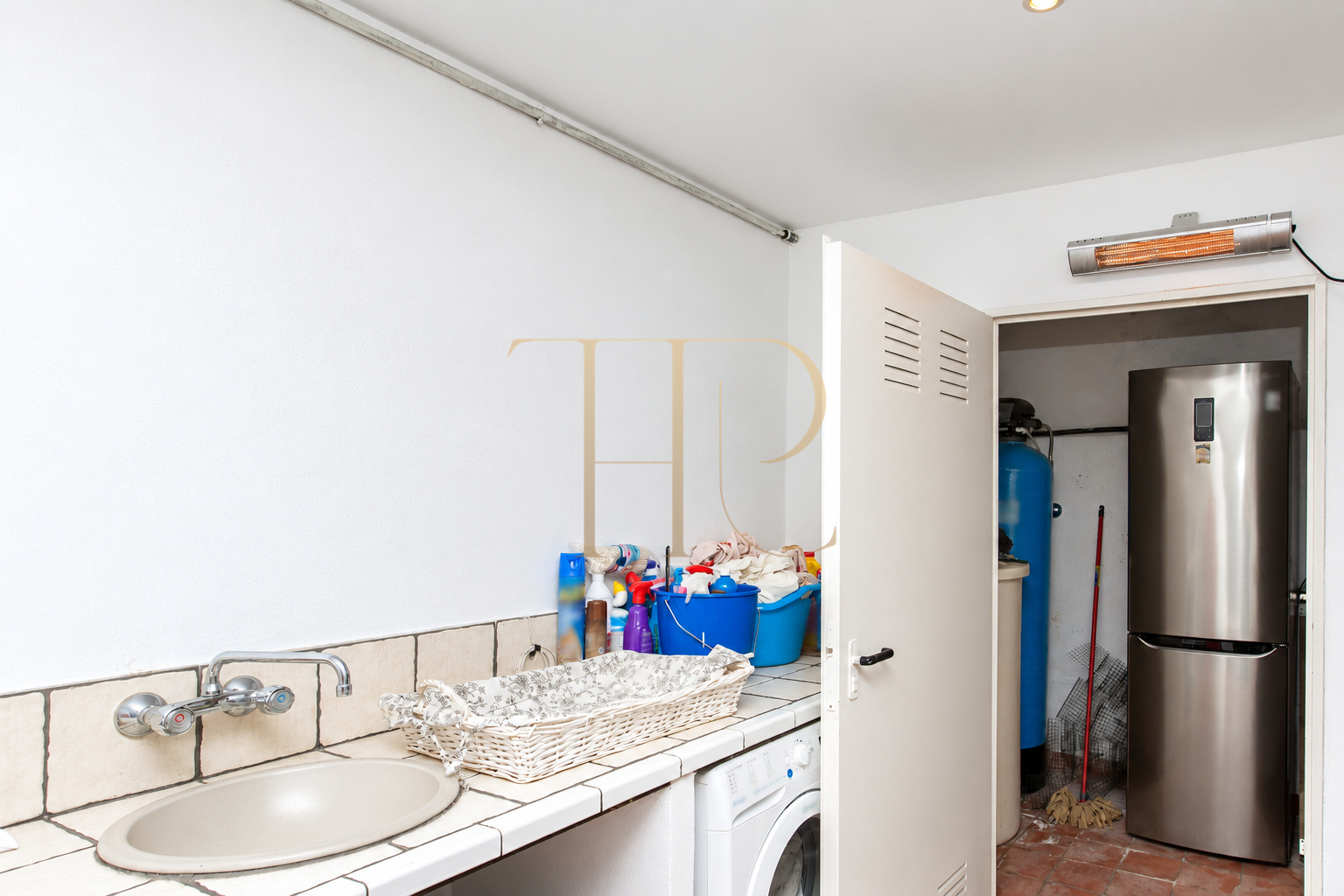 Refurbished apartment with large terrace in Dreta de l’Eixample