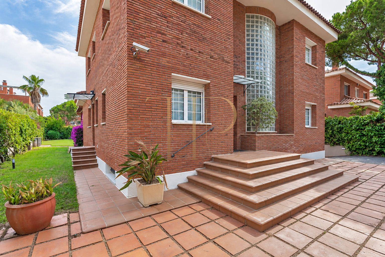 Sold: house with a garden and private pool in Gavà Mar