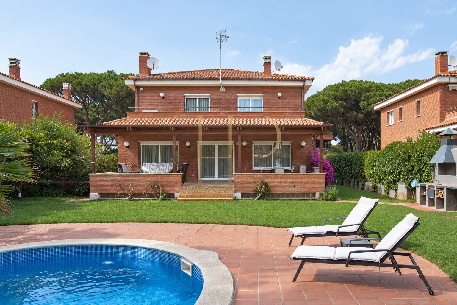 Sold: house with a garden and private pool in Gavà Mar