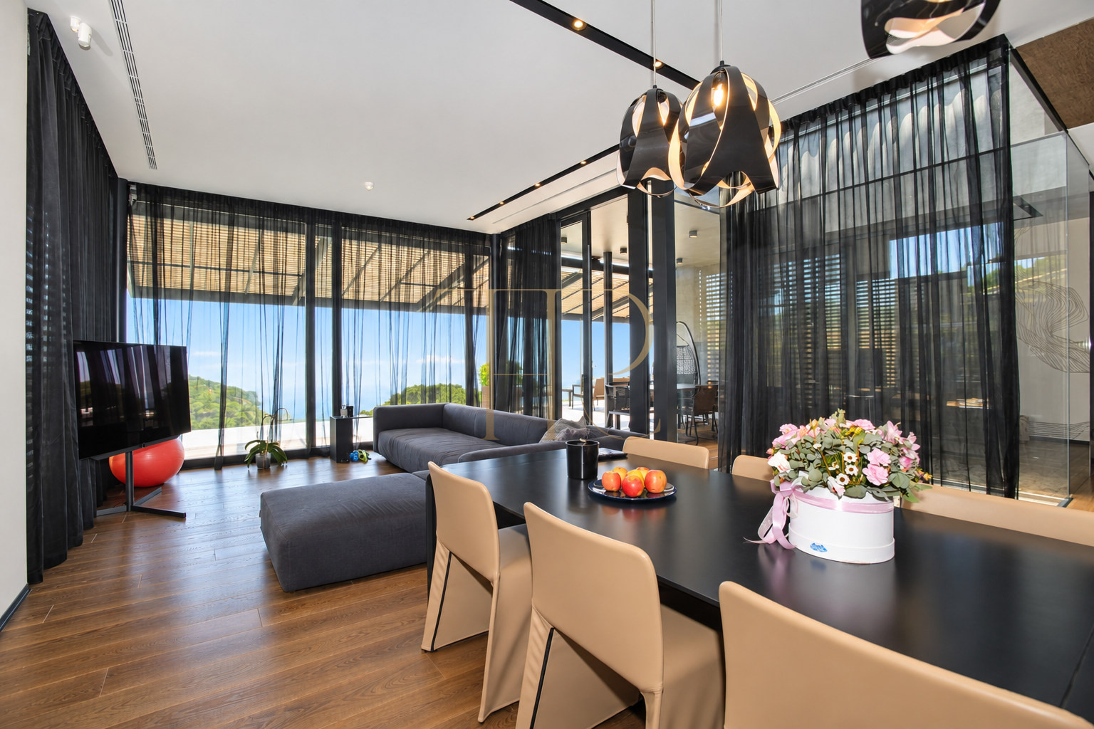 Villa for sale in Lloret de Mar with views of Cala Canyelles