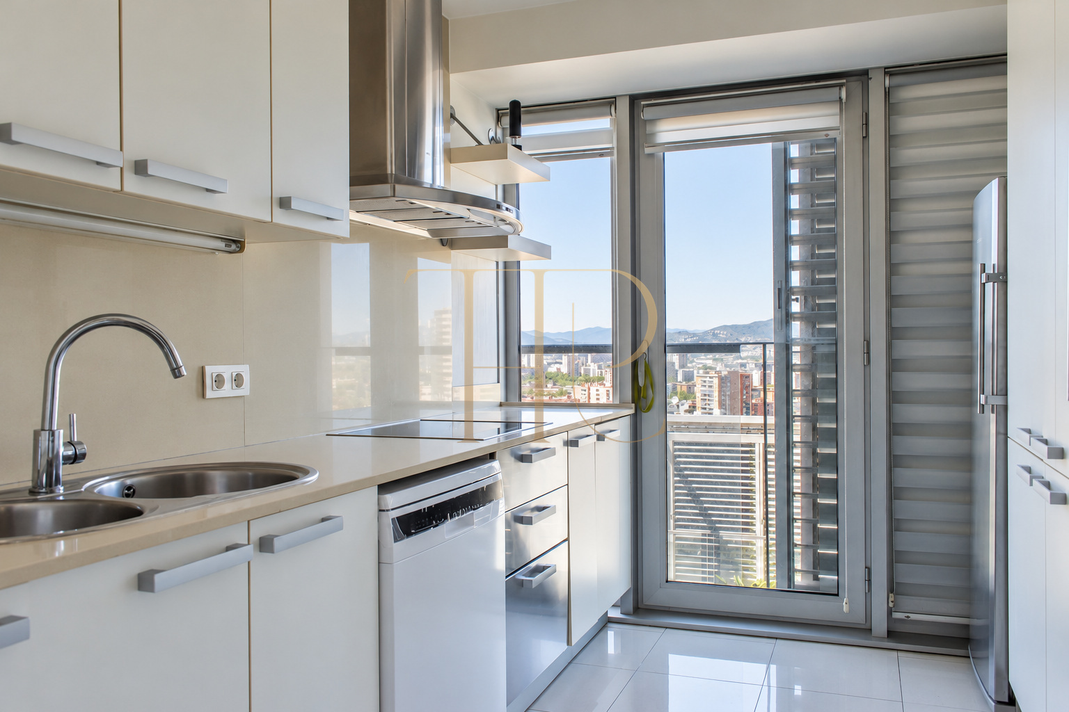 Sea-view apartment in Diagonal Mar — sold