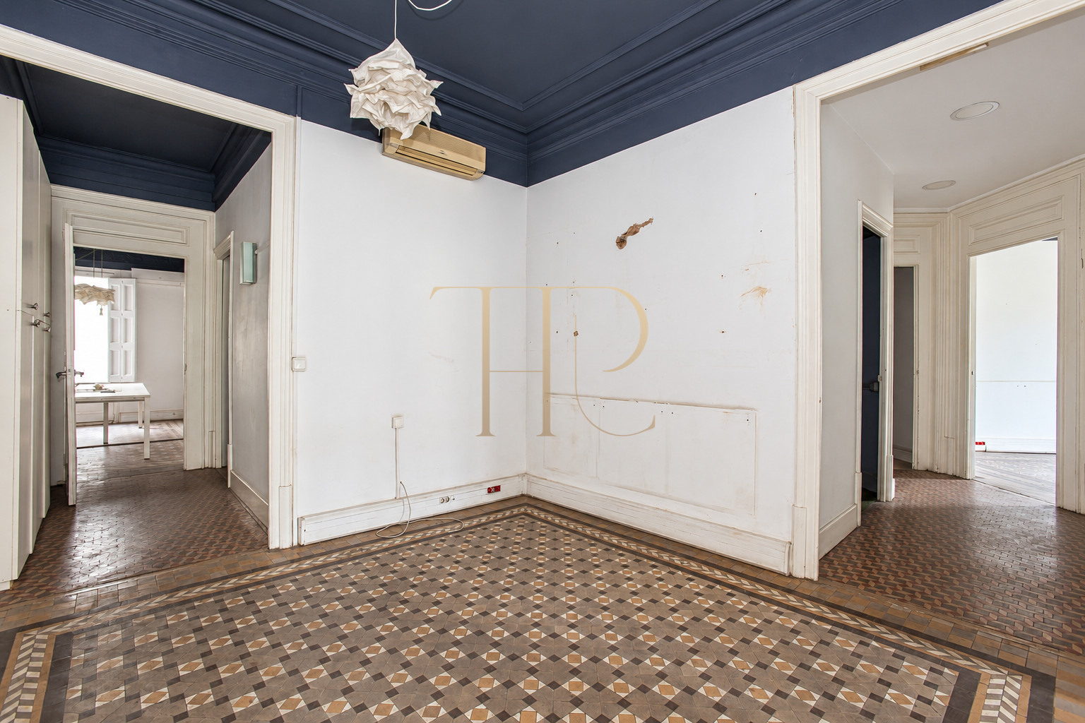 Let: office with eight rooms in Dreta de l’Eixample, Barcelona