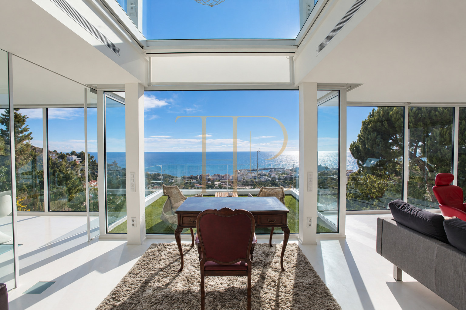 Villa for sale in Sitges with sea views and two pools