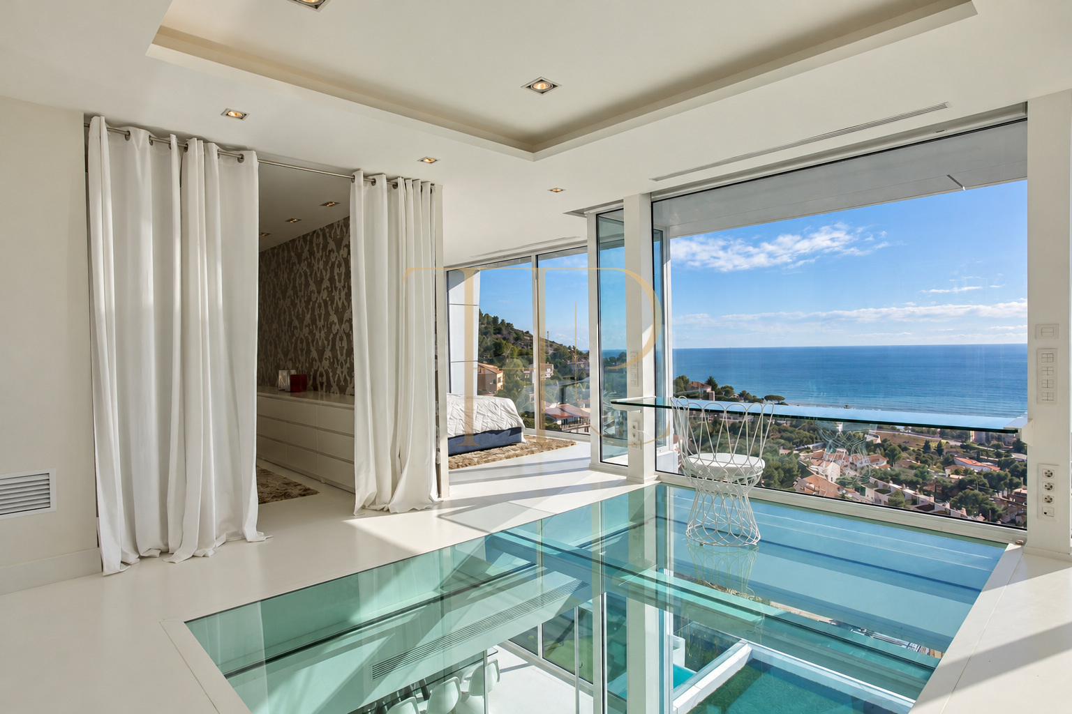 Villa for sale in Sitges with sea views and two pools