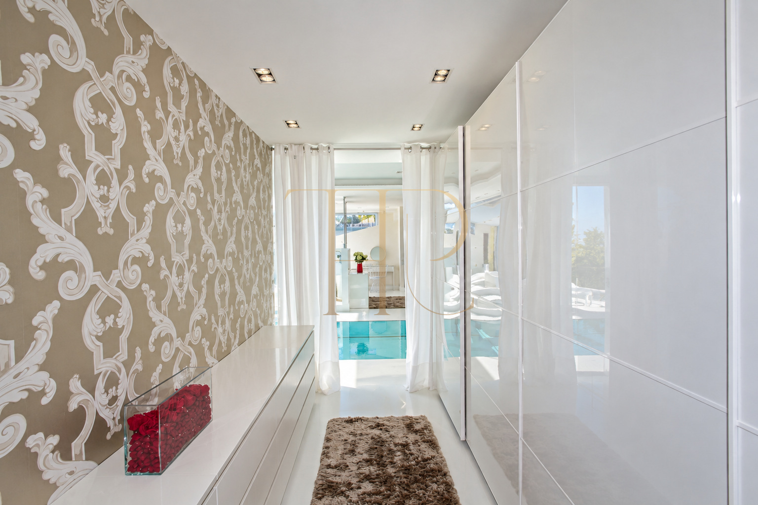 Villa for sale in Sitges with sea views and two pools