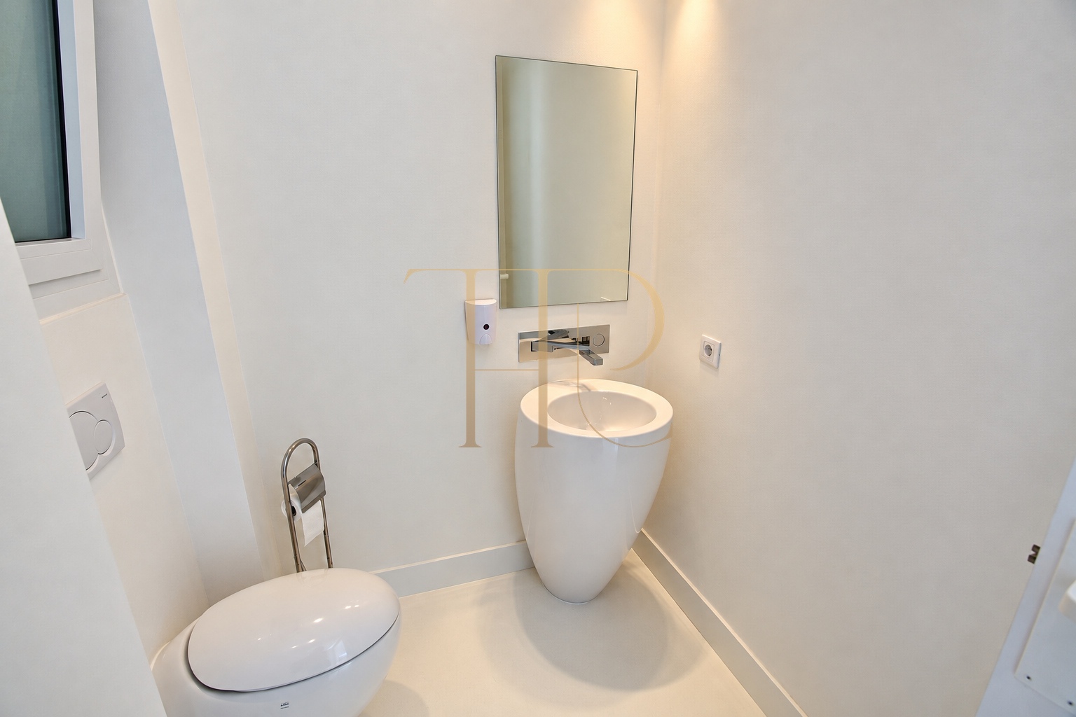Villa for sale in Sitges with sea views and two pools
