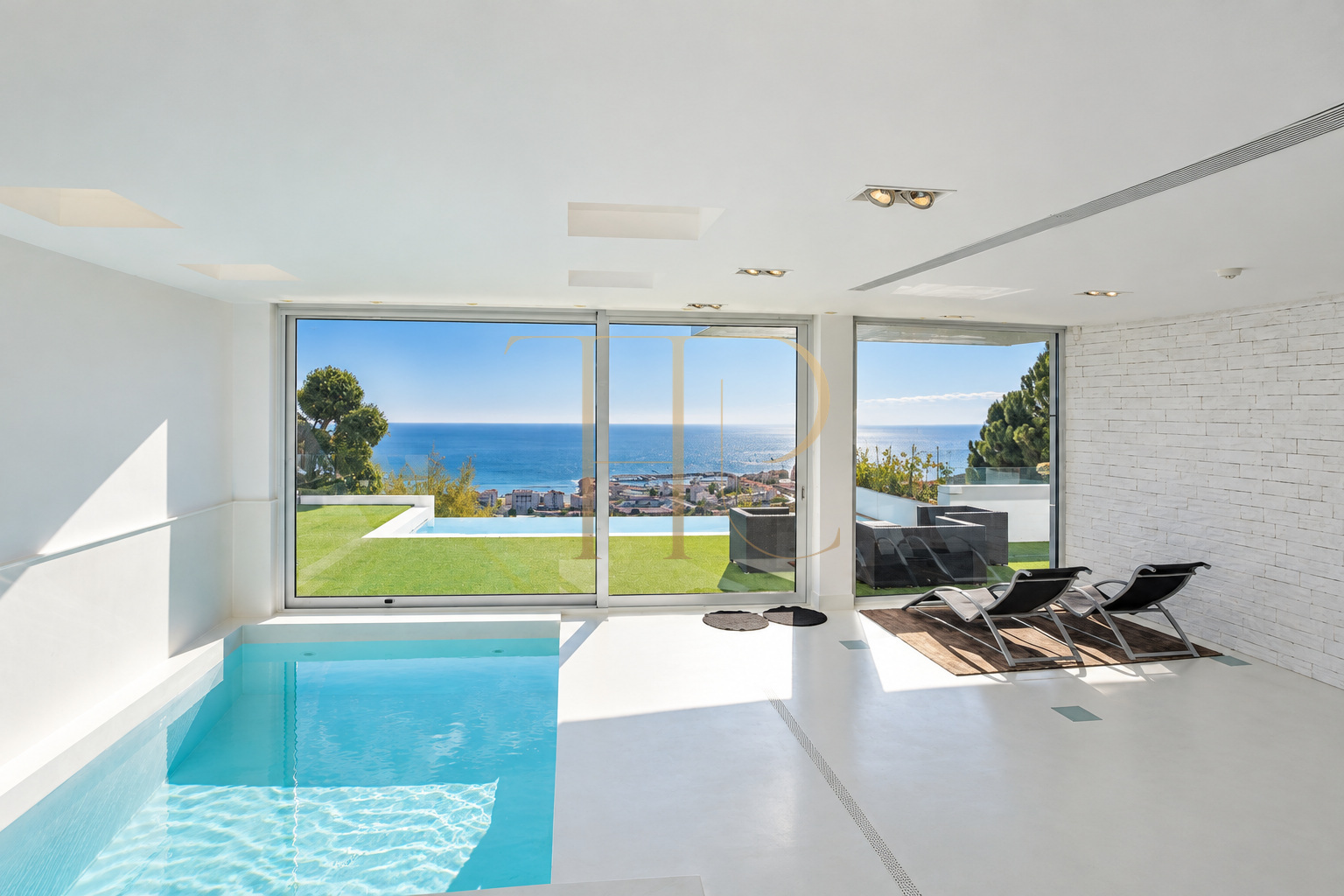 Villa for sale in Sitges with sea views and two pools