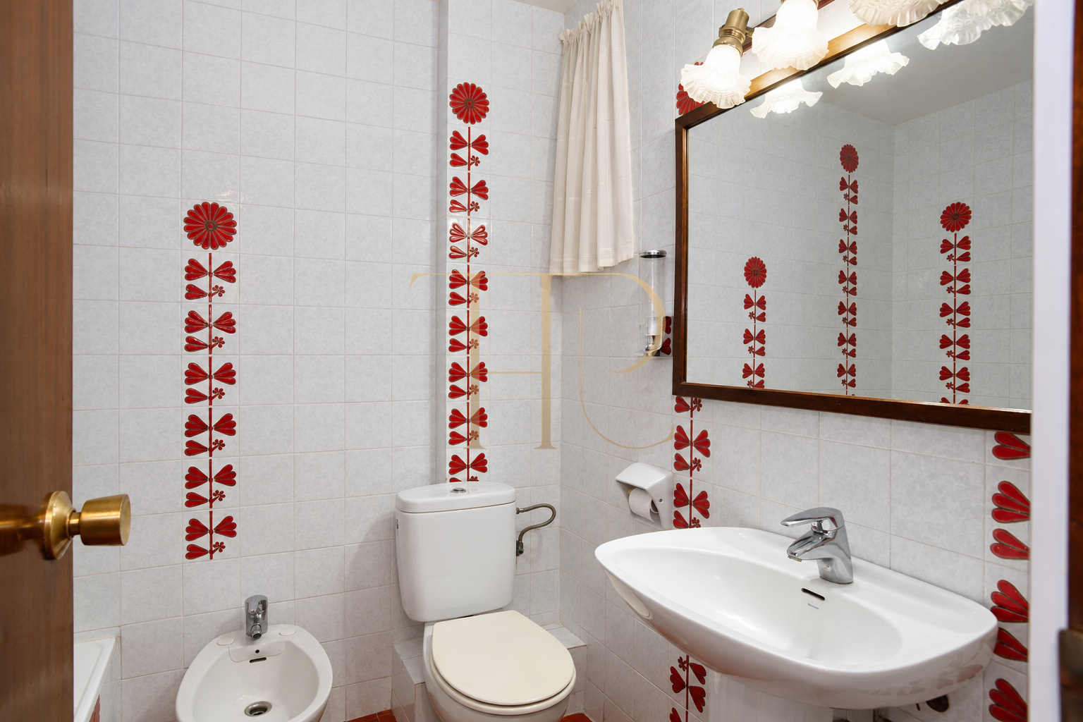 Penthouse with terrace and private pool in Gavà Mar — sold
