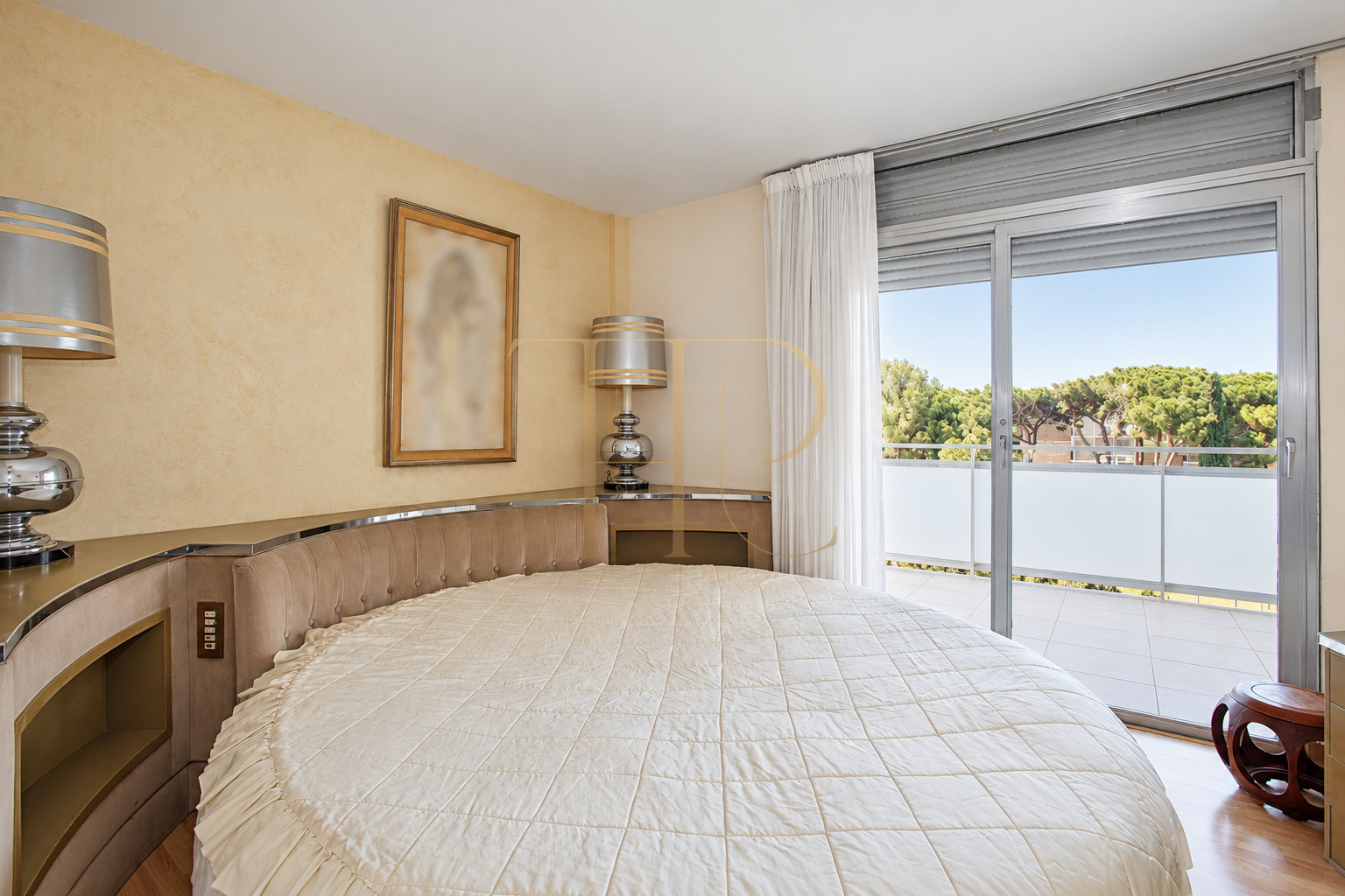 Penthouse with terrace and private pool in Gavà Mar — sold
