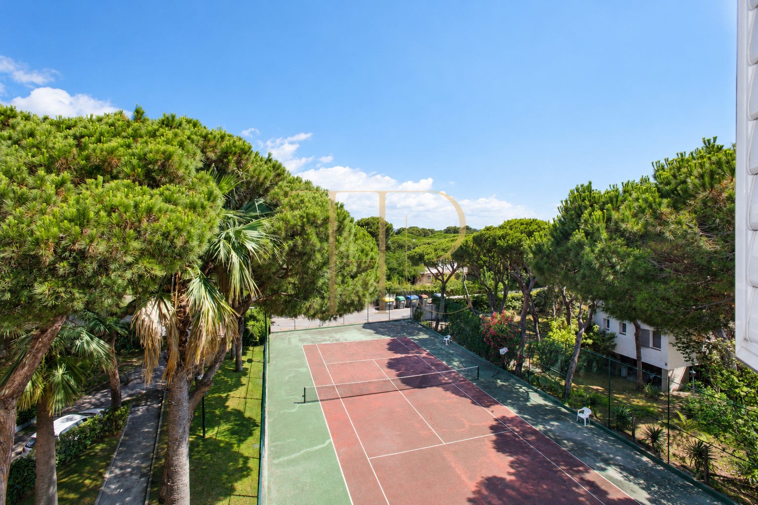 Penthouse with terrace and private pool in Gavà Mar — sold