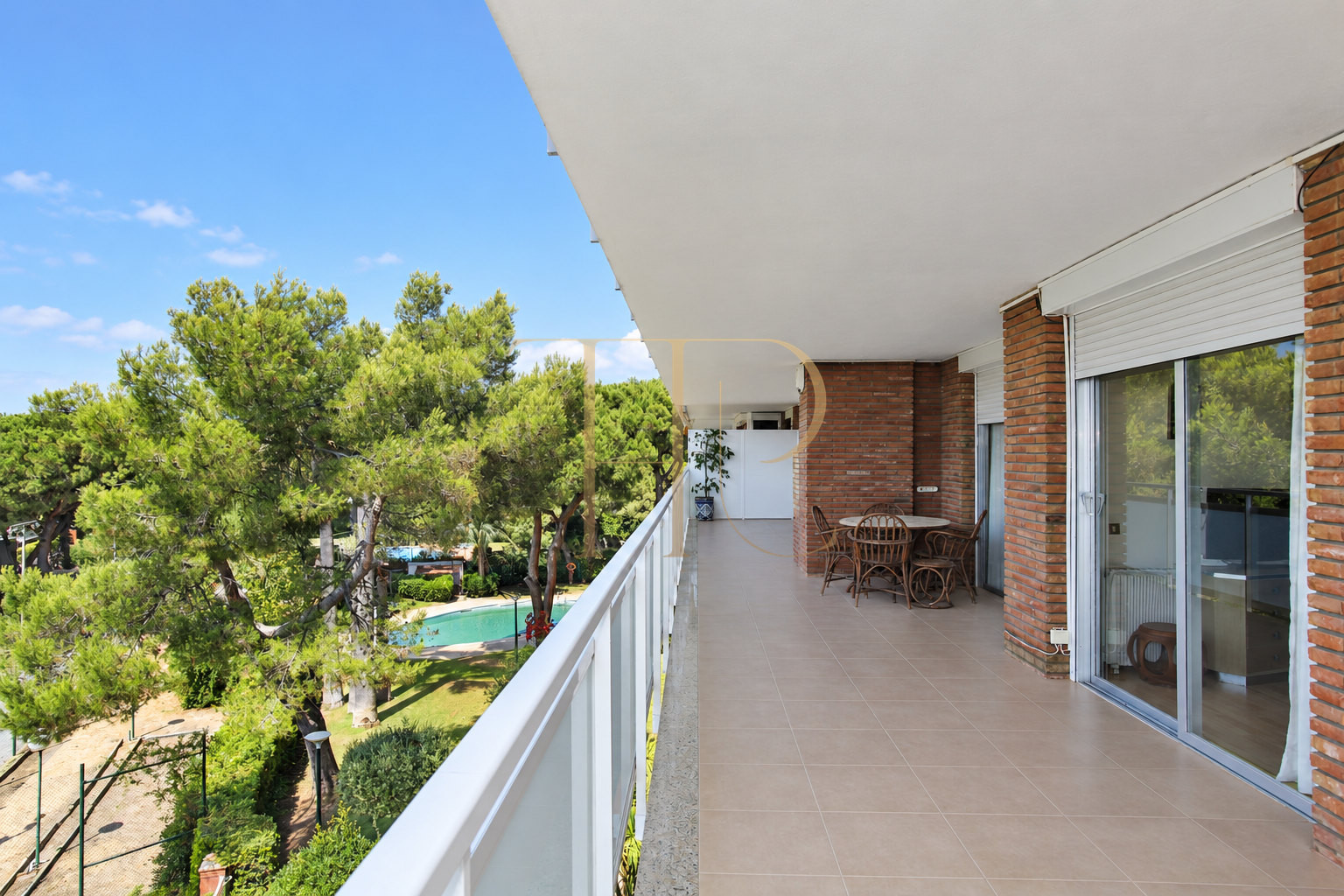 Penthouse with terrace and private pool in Gavà Mar — sold
