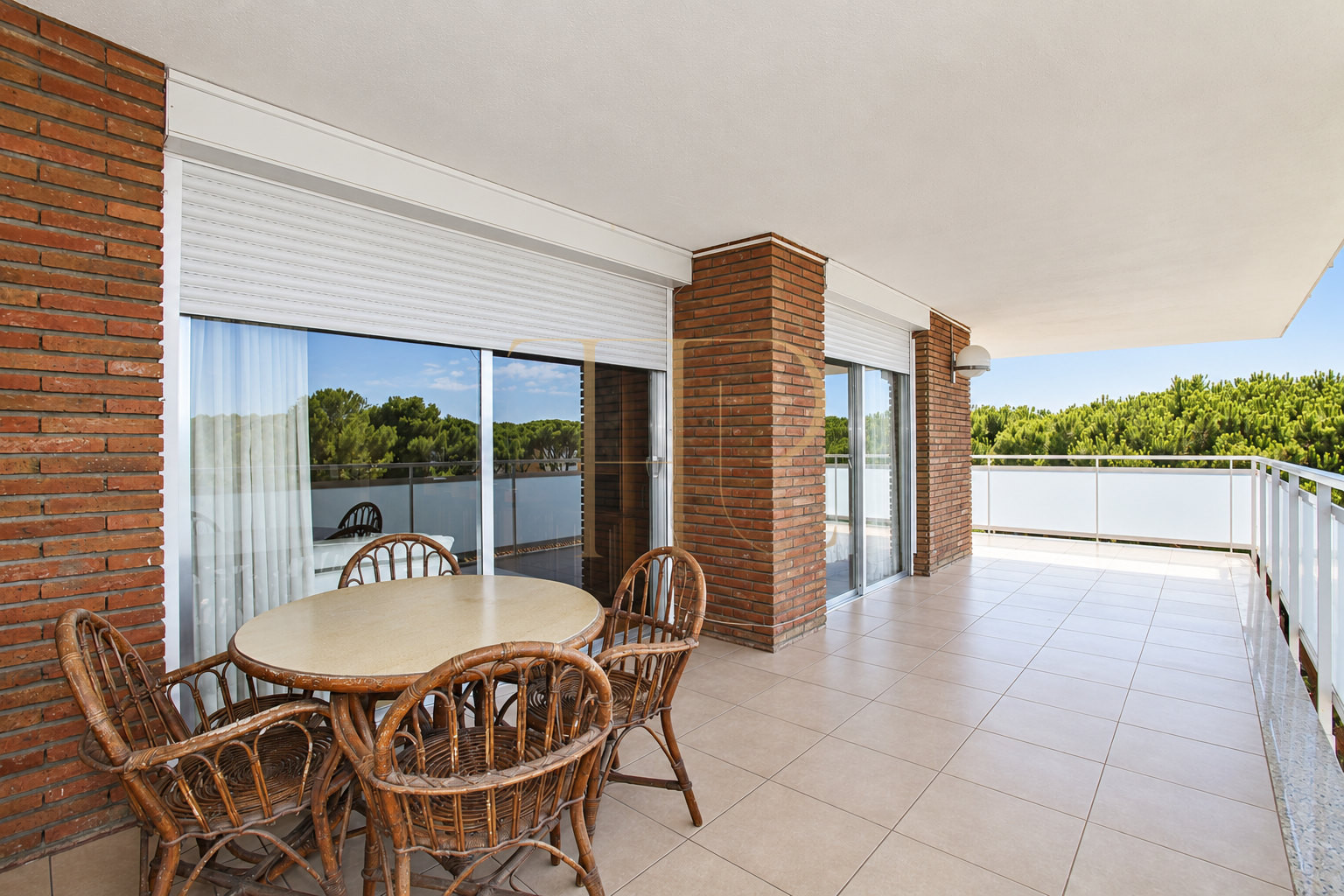Penthouse with terrace and private pool in Gavà Mar — sold