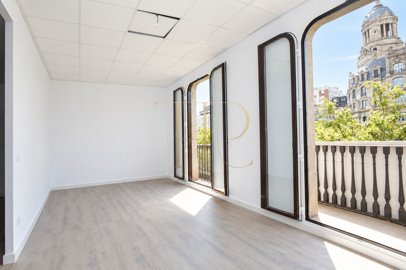 Office with balconies in Barcelona’s Eixample — rented