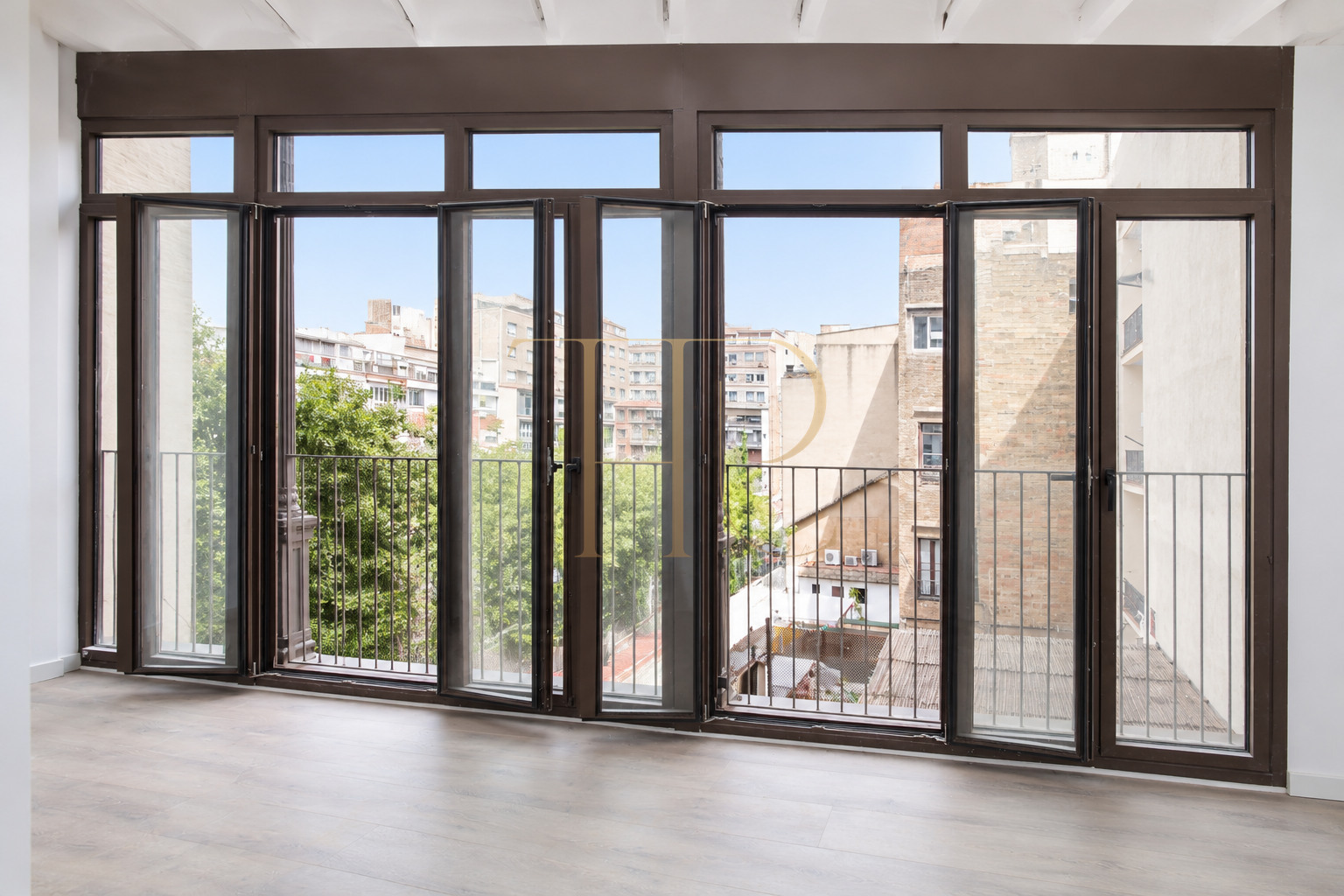 Office with balconies in Barcelona’s Eixample — rented