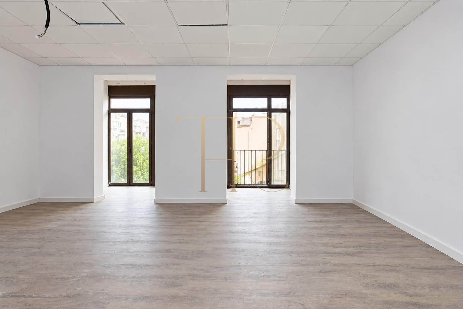 Office with balconies in Barcelona’s Eixample — rented