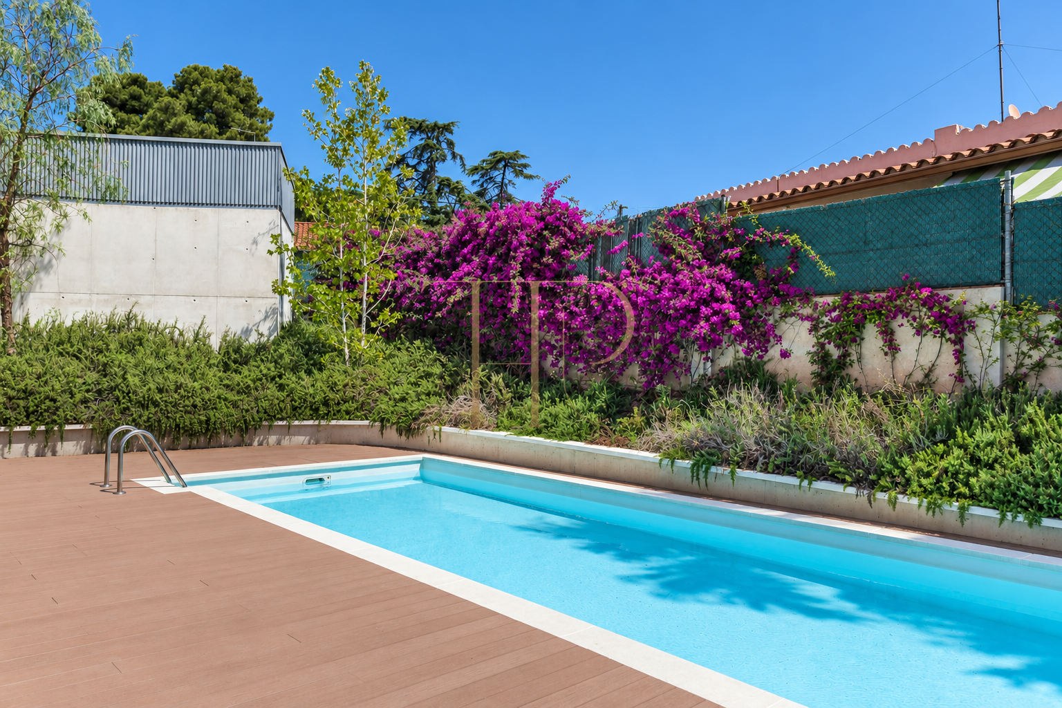 Sold apartment with terrace and shared pool in Alella