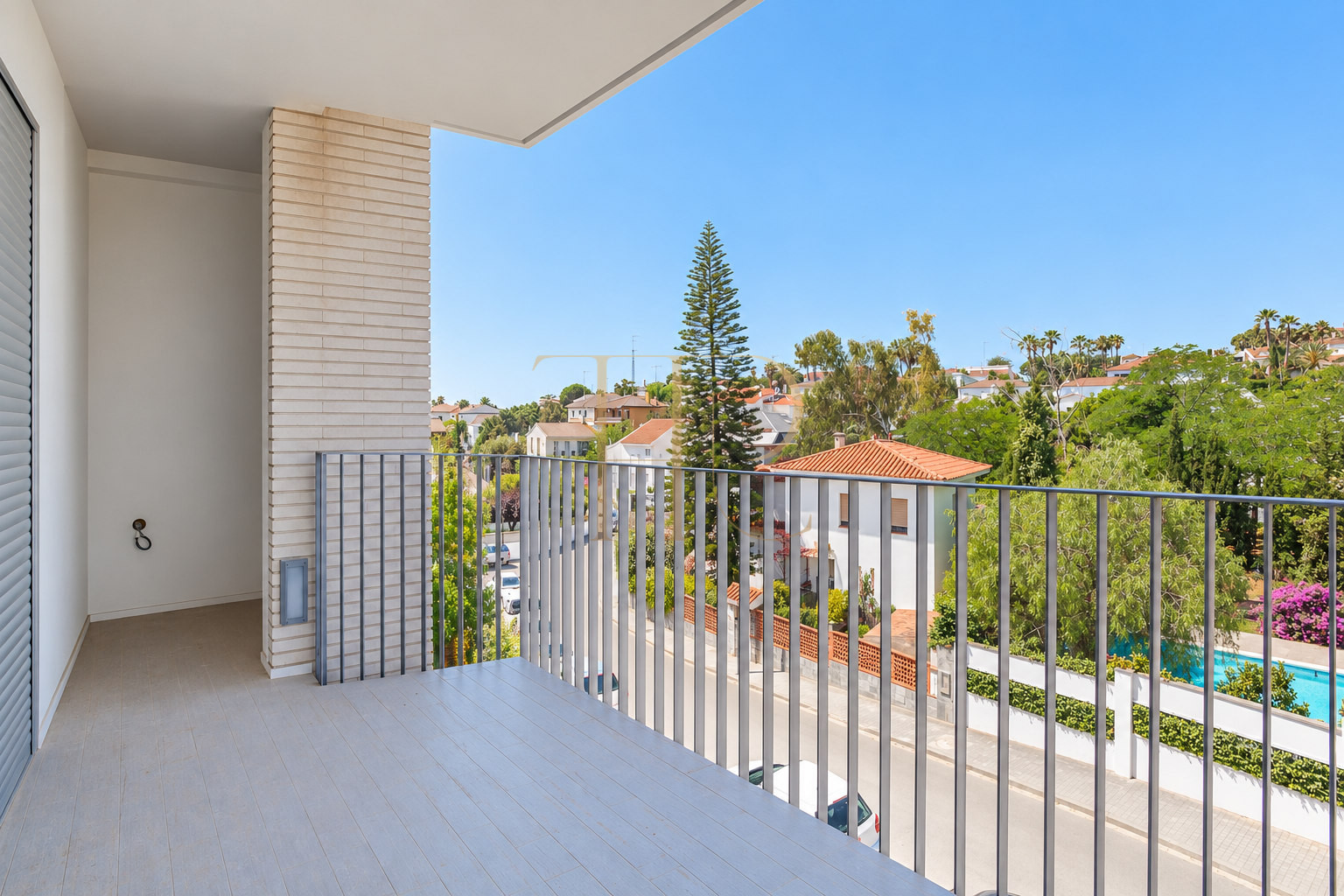 Sold apartment with terrace and shared pool in Alella
