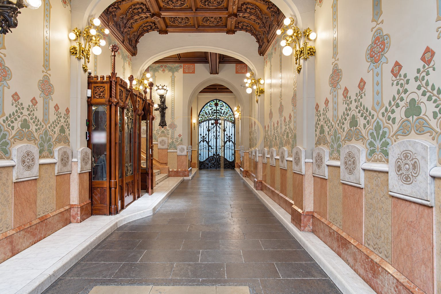 Modernista office with gallery in Eixample · Rented
