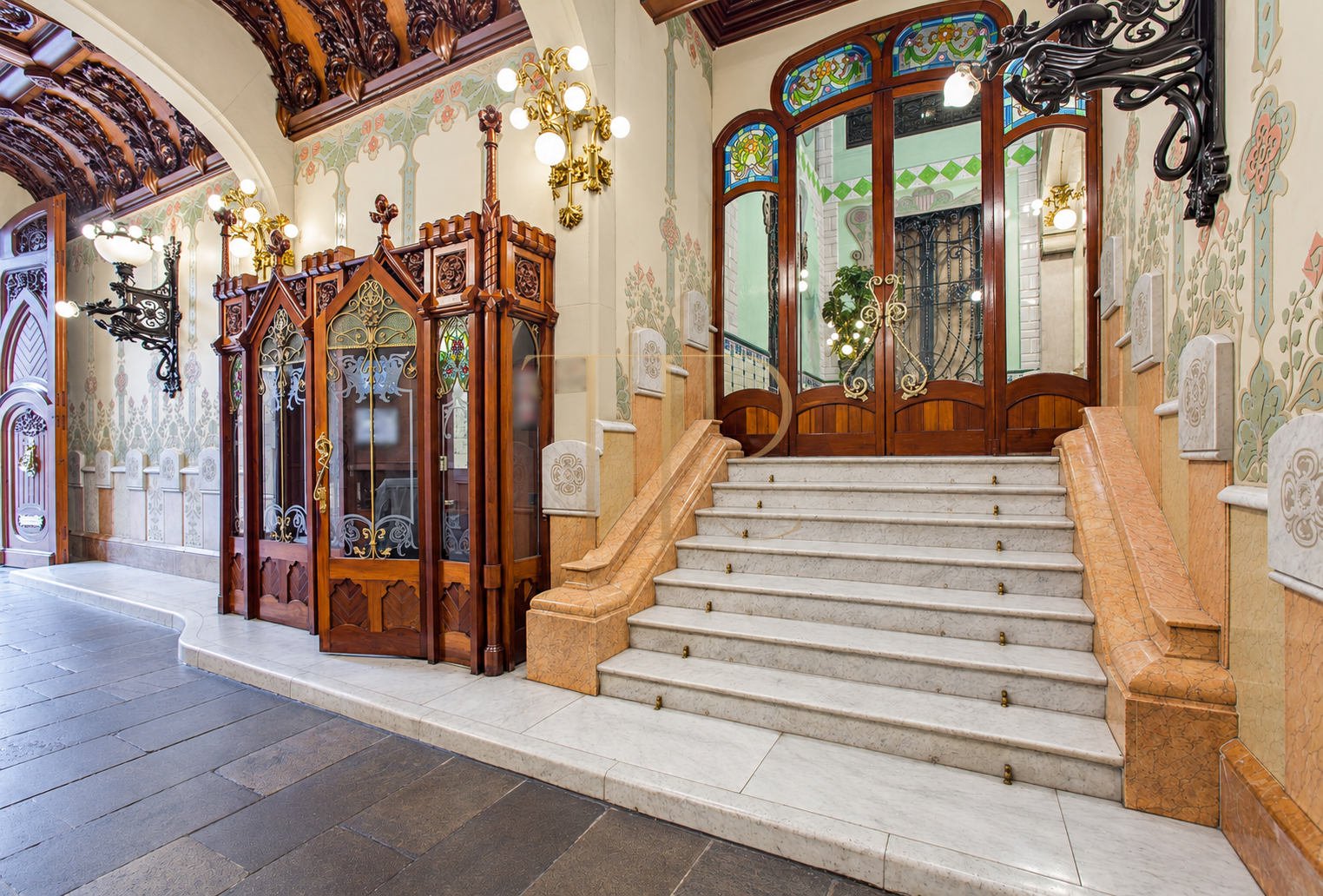 Modernista office with gallery in Eixample · Rented