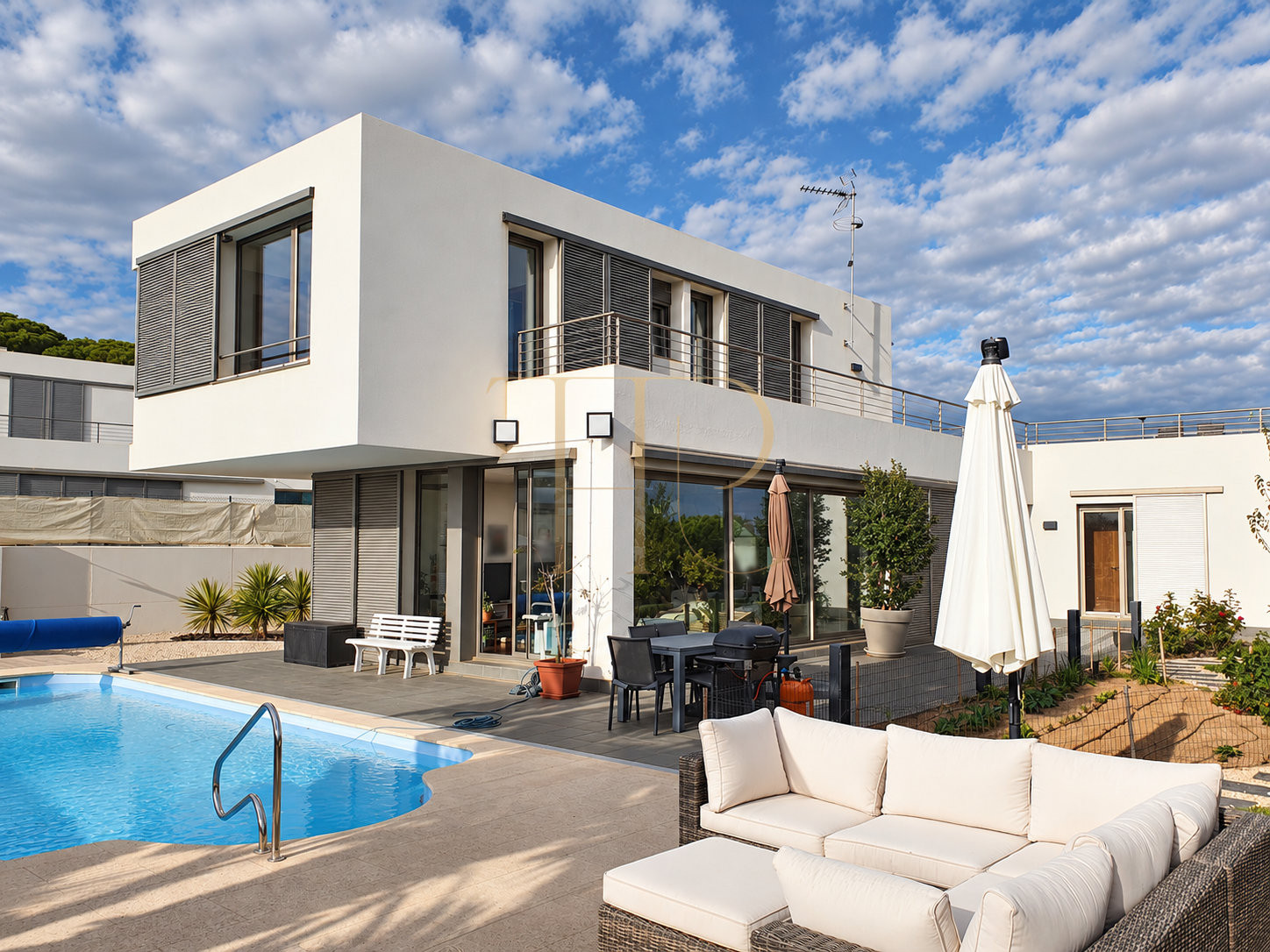 House with pool and sea views in Arenys de Mar · Sold