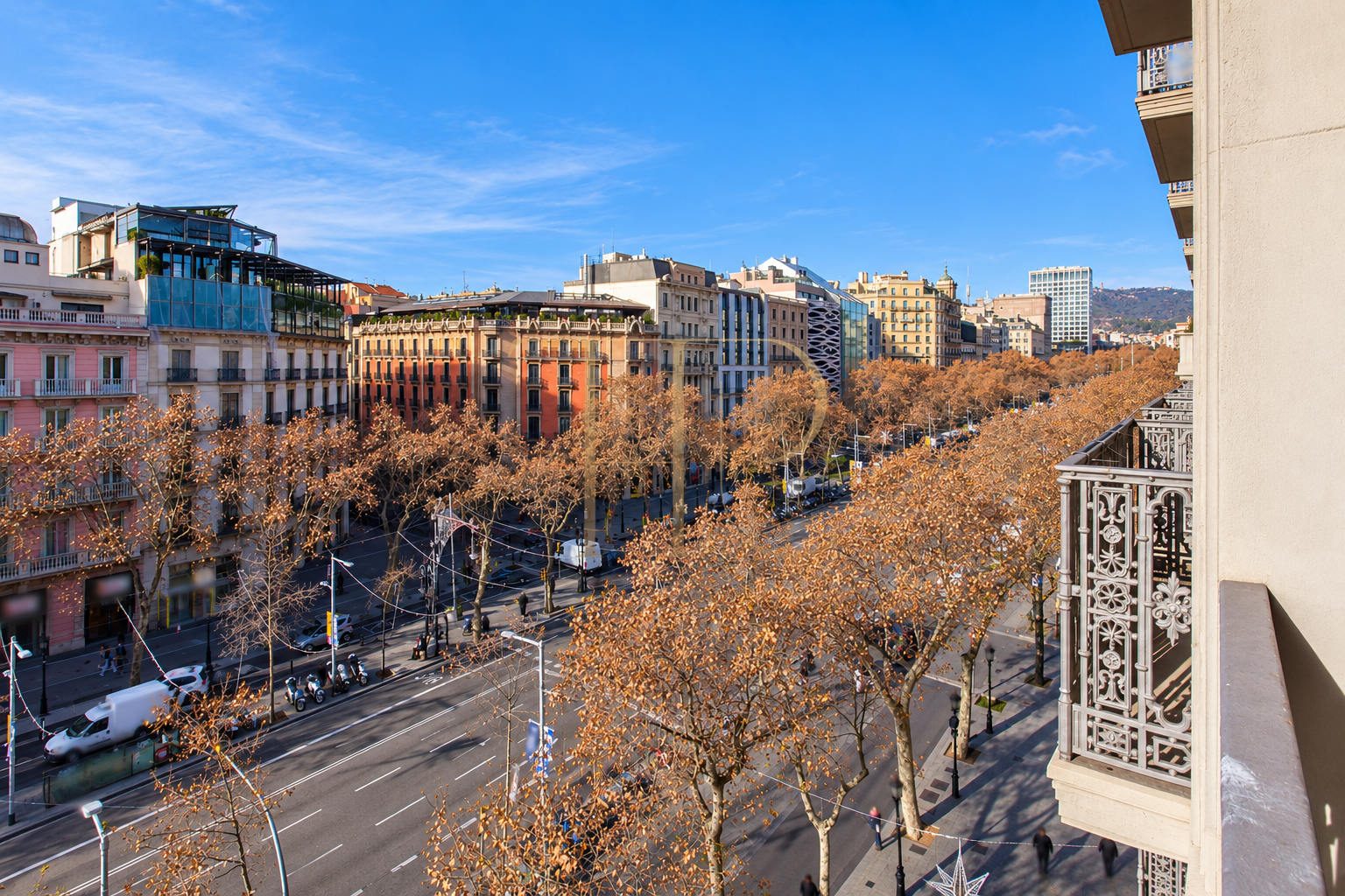 Renovated office with balconies in Dreta de l’Eixample
