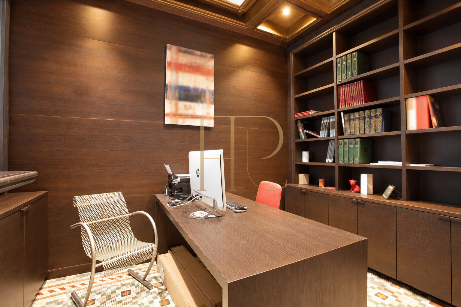 Principal-floor apartment with terrace in Eixample — sold