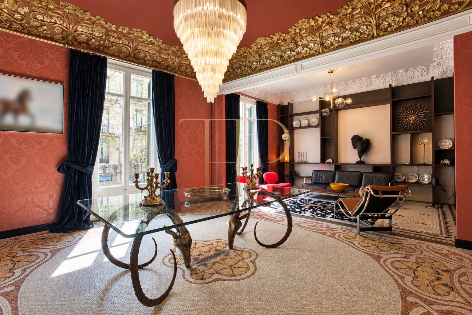 Principal-floor apartment with terrace in Eixample — sold