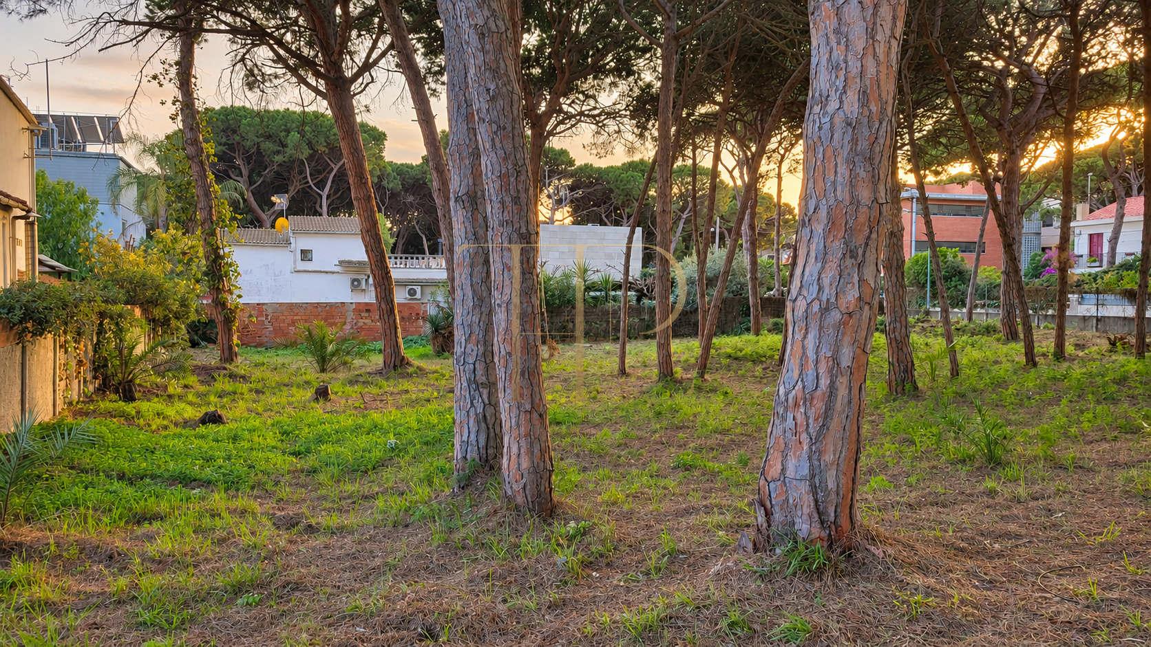 Plot with a house project in Castelldefels — sold