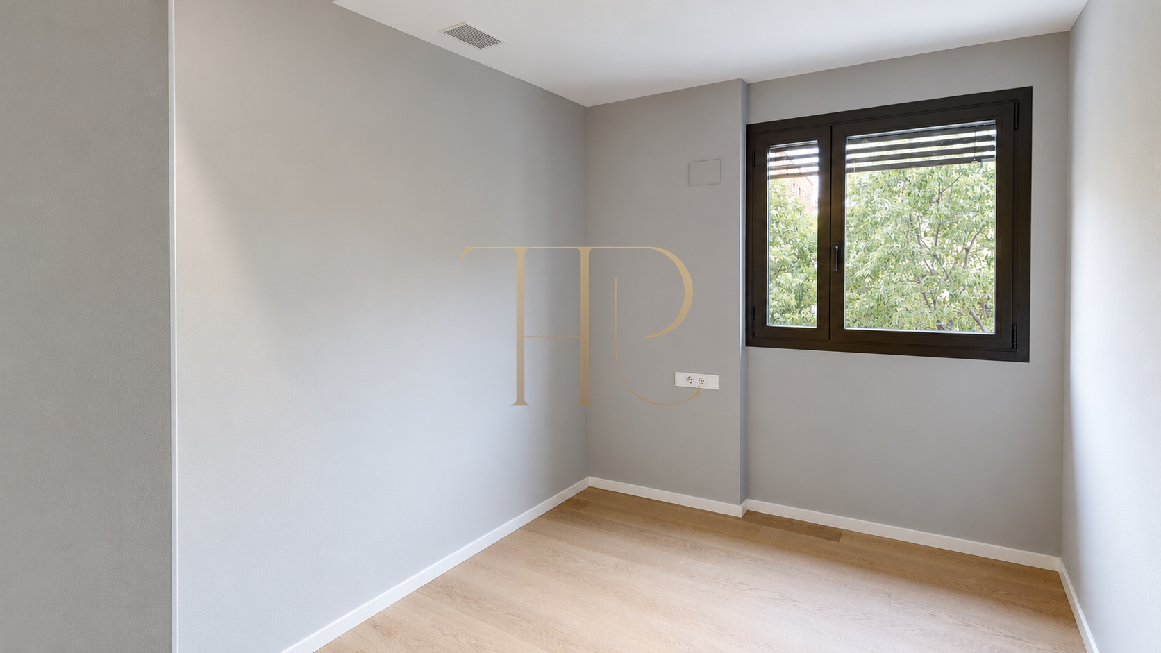 Four-bedroom apartment with a terrace in Sarrià — sold