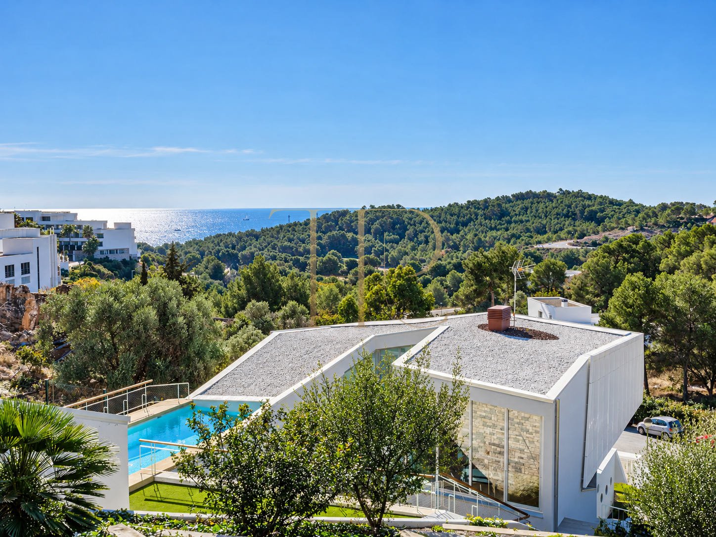 Sea-view villa in Can Girona with pool and lift