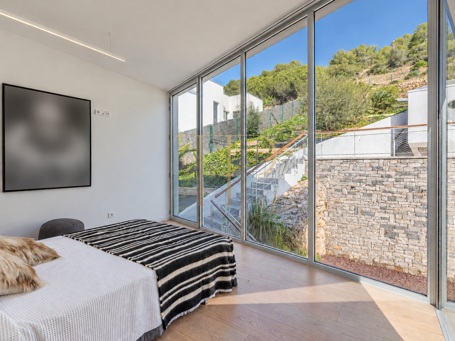 Sea-view villa in Can Girona with pool and lift