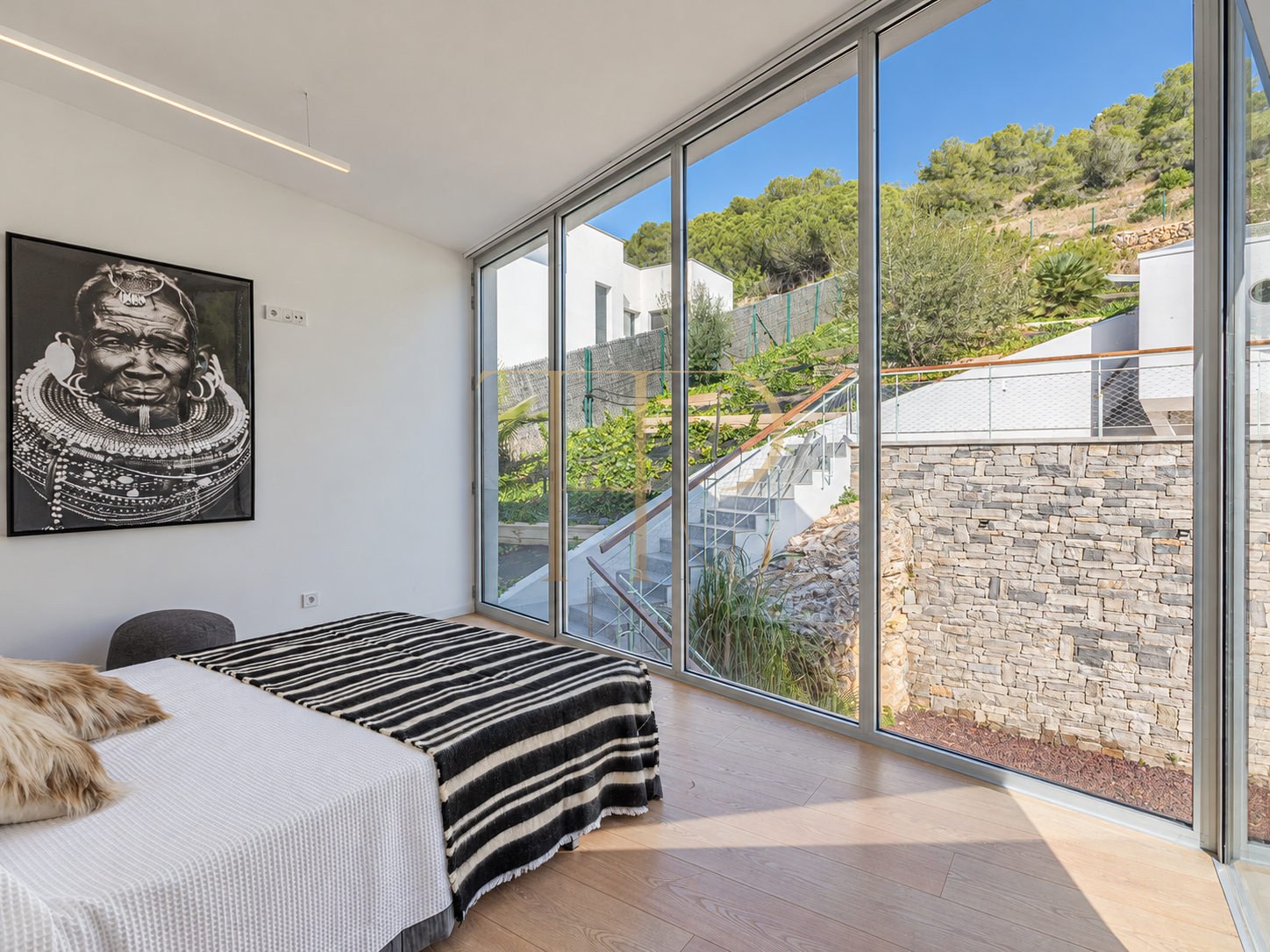 Sea-view villa in Can Girona with pool and lift