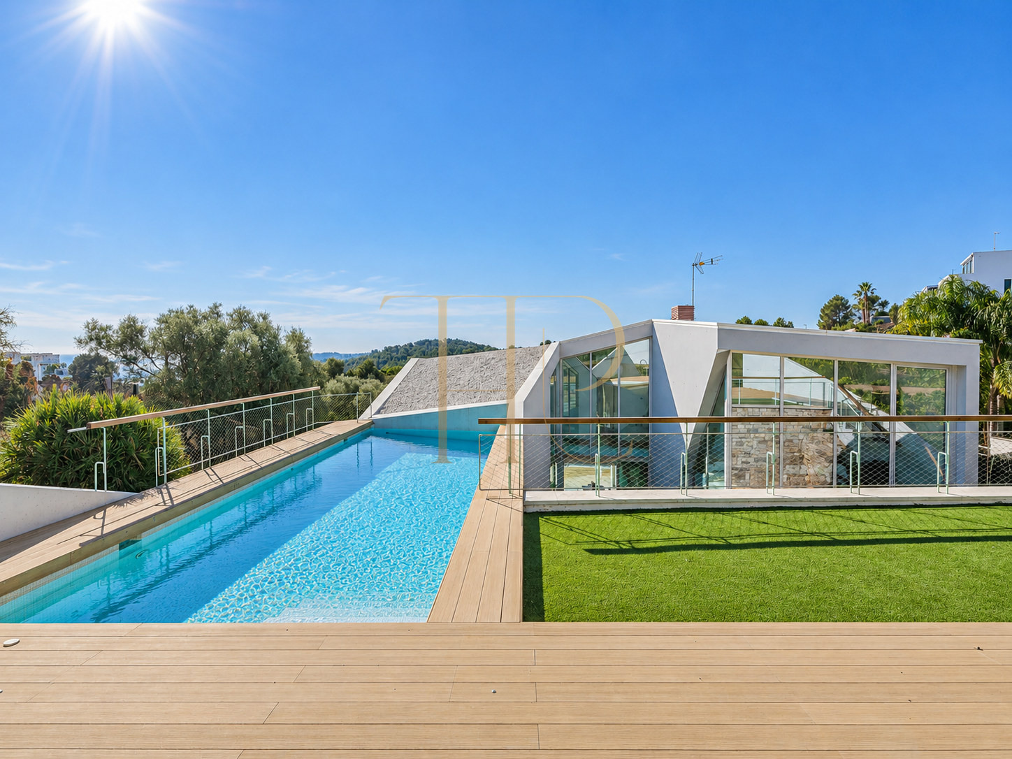 Sea-view villa in Can Girona with pool and lift