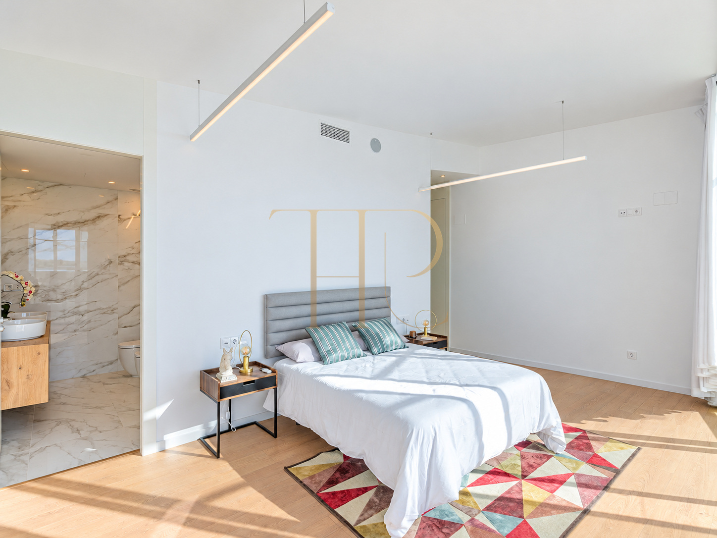 Sea-view villa in Can Girona with pool and lift