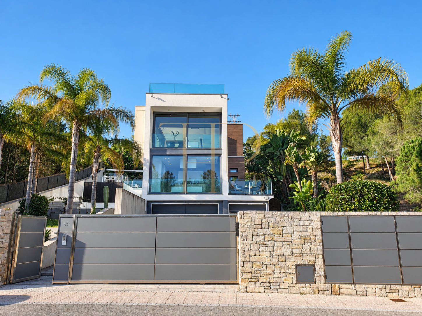 Sea-view villa with guest house in Can Girona, Sitges